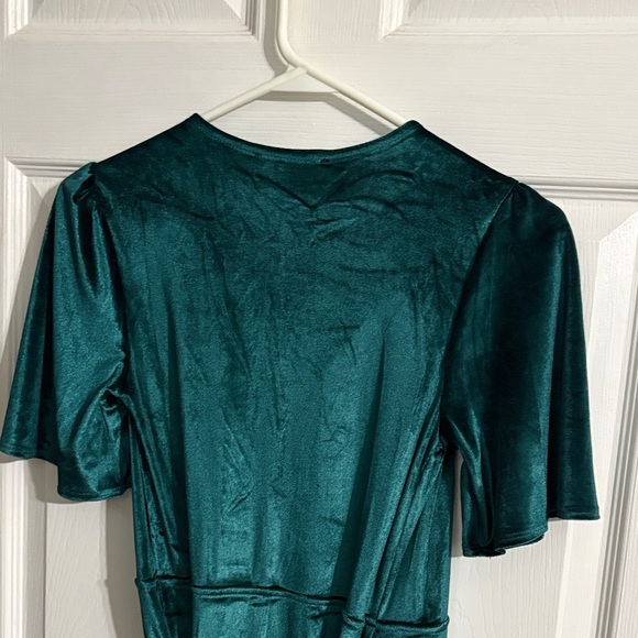 Lulu's Amour Emerald Green Velvet Wrap High-Low Dress Size XS - Picture 9 of 11